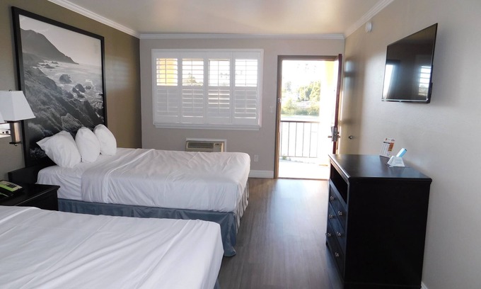 Beach Hill - Beach Flats Hotel | Super 8 by Wyndham Santa Cruz Beach