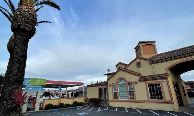 San Rafael Hotel | SureStay Hotel by Best Western San Rafael