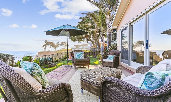 Opal Cliffs House | Surf Rider’s Oceanfront Hideaway – Stunning Beach Home with Panoramic Monterey Bay Views & Hot Tub