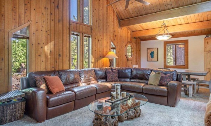 Lake Forest House | Sweet Dreams In Dollar Point Tahoe City - Hot Tub, Dog Friendly