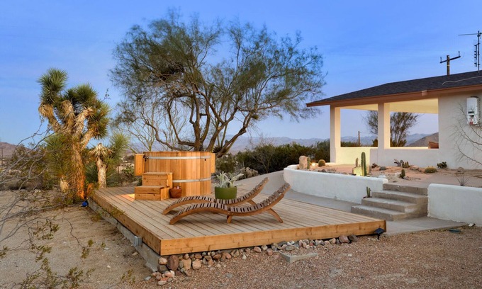 Yucca Valley House | šµ TerraCasa - Hot Tub, Fire Pit, Outdoor Shower & Endless Views šµ