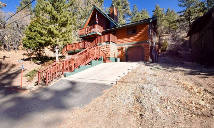Upper Moonridge House | The Tambay Chateau by Destination Big Bear : Close to Bear Mtn Resort! Forest Views! Game Room!