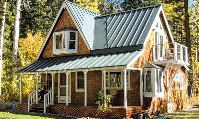 Tahoe Pines House | Tranquil home with fireplace, kitchen, washer/dryer, & WiFi