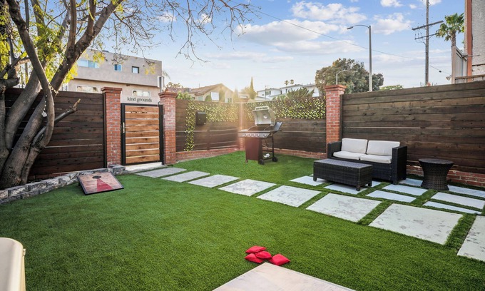 Mar Vista House | Venice Blvd Bliss - Beach and Airport 10 min away