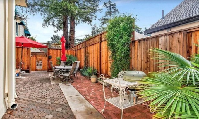 Memorial Hospital Neighborhood Apartment | Vintage Retro 1BR Near Downtown Santa Rosa