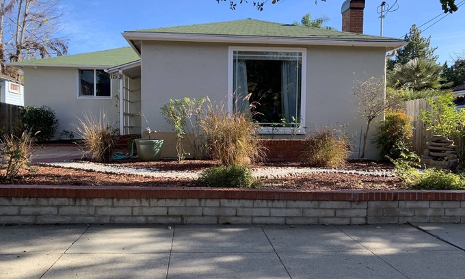 Oak Park House | Walk to All ☀️ Spacious HOUSE 🏠 w/Yard & Parking ❤️