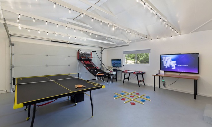 Oakhurst House | Yosemite South & Bass Lake Home with Game Room