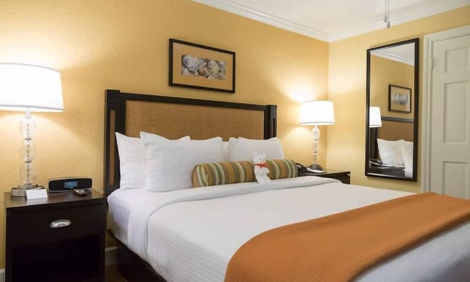 Carlsbad Village Hotel | Your Dream Getaway! 3 Spacious Units, Free Parking, Swimming Pool!