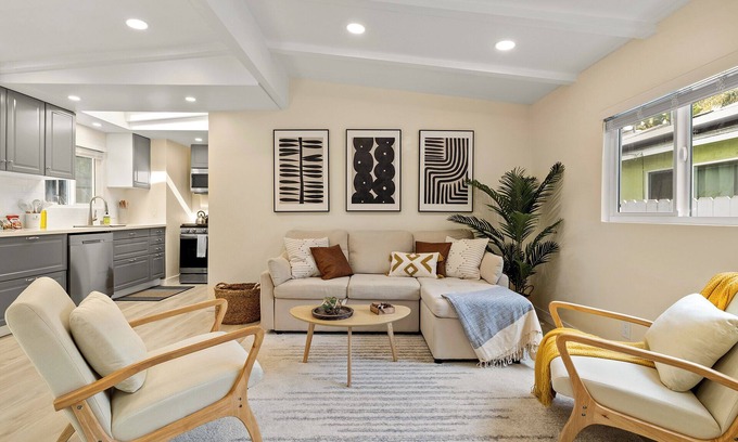 Marina del Rey House | Zen Venice 3BR Home Near Beach with Patio + Washer/Dryer