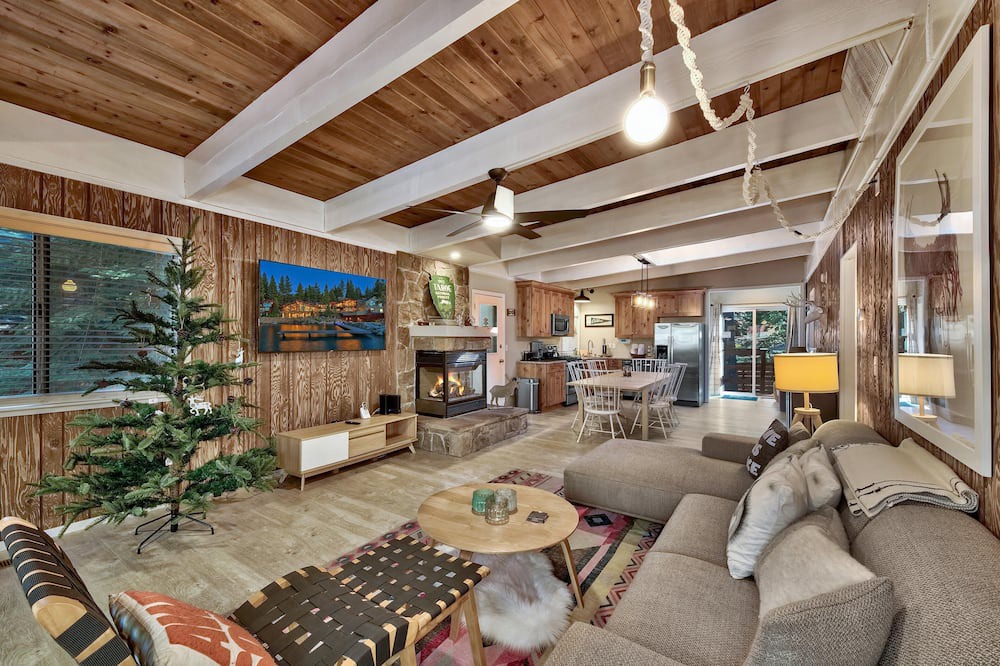 Pioneer Trail House | Kulow Comfy Cabin 3BR, 2BA