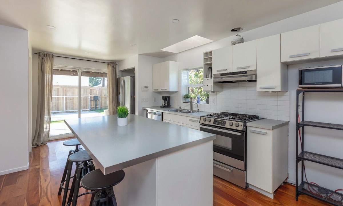 Logan Heights House | Charming 2-bedroom house in fabulous San Diego with Yard