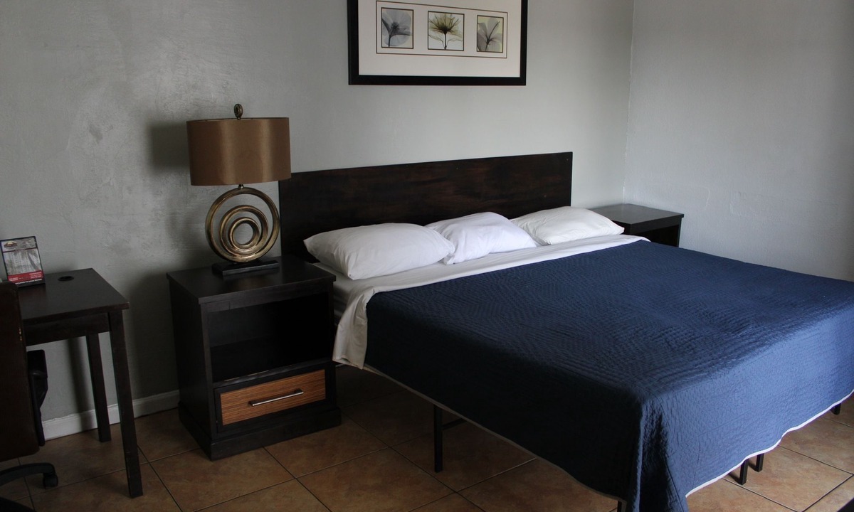 Pompano Beach Hotel | Executive Economy Lodge