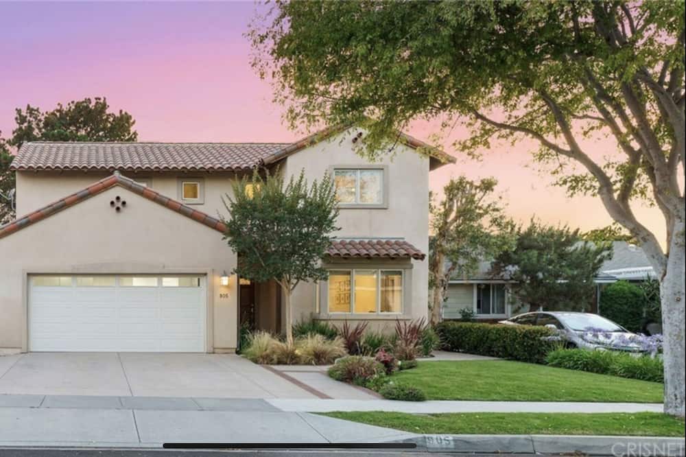 Torrance House | Fully Furnished Short Term Rental in Nicest Area of Torrance