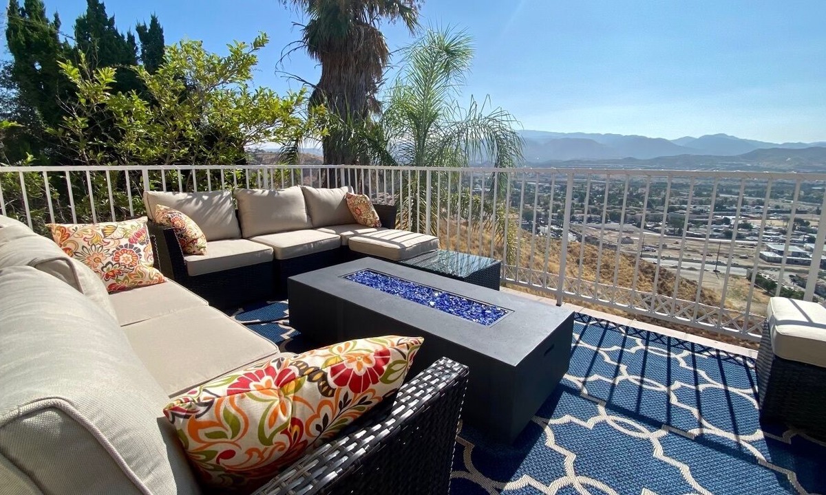 Canyon Country House | Southern California Dreaming... Massive Home to Enjoy