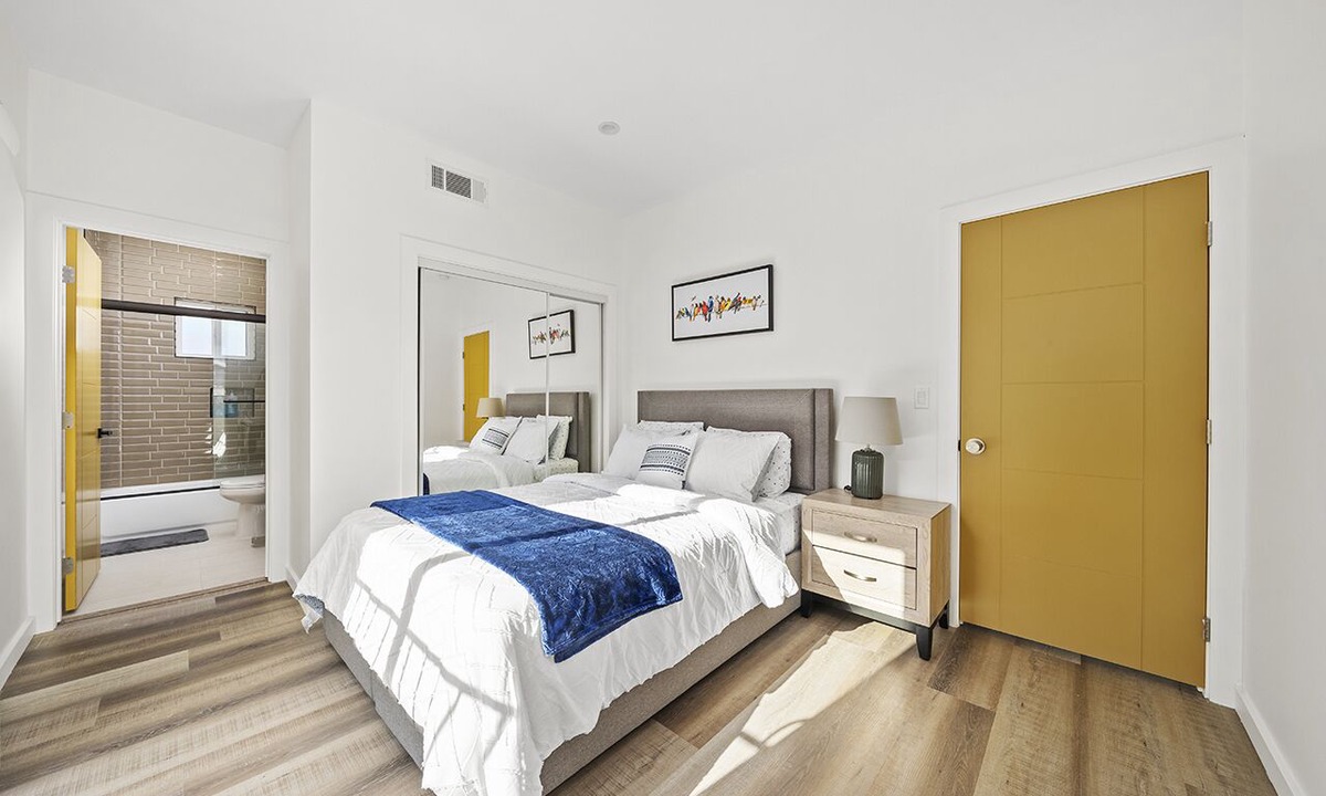 Rampart Village House | Comfort Suite Hollywood