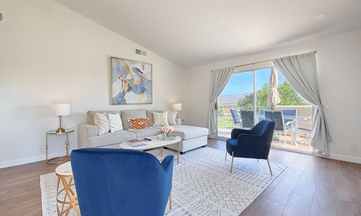 Palm Desert Condo | Stunning Desert Chic Condo