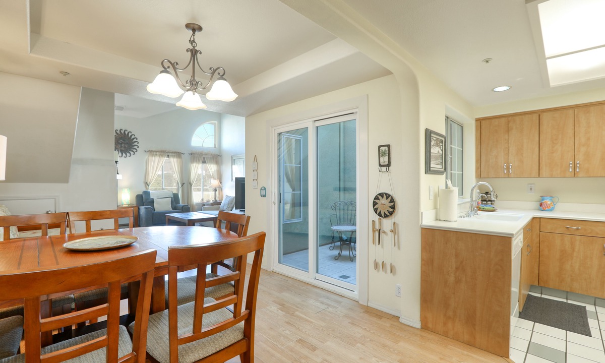 Downtown Condo | 160 Ocean View: 2 BR, 2 BA Condominium in Pismo Beach, Sleeps 8