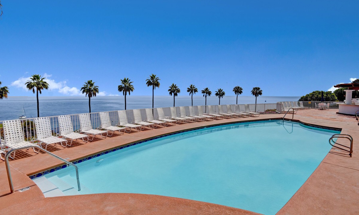 Avalon Condo | H157: Bright Villa, Sweeping Ocean Views, Golf Cart, WIFI