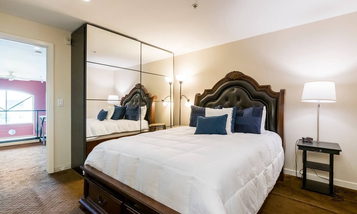 Downtown San Jose Condo | Modern 2-bedroom condo in the heart of Downtown San Jose. Walkable to dining, entertainment, and transit—perfect for business travelers, couples, or short-term stays.