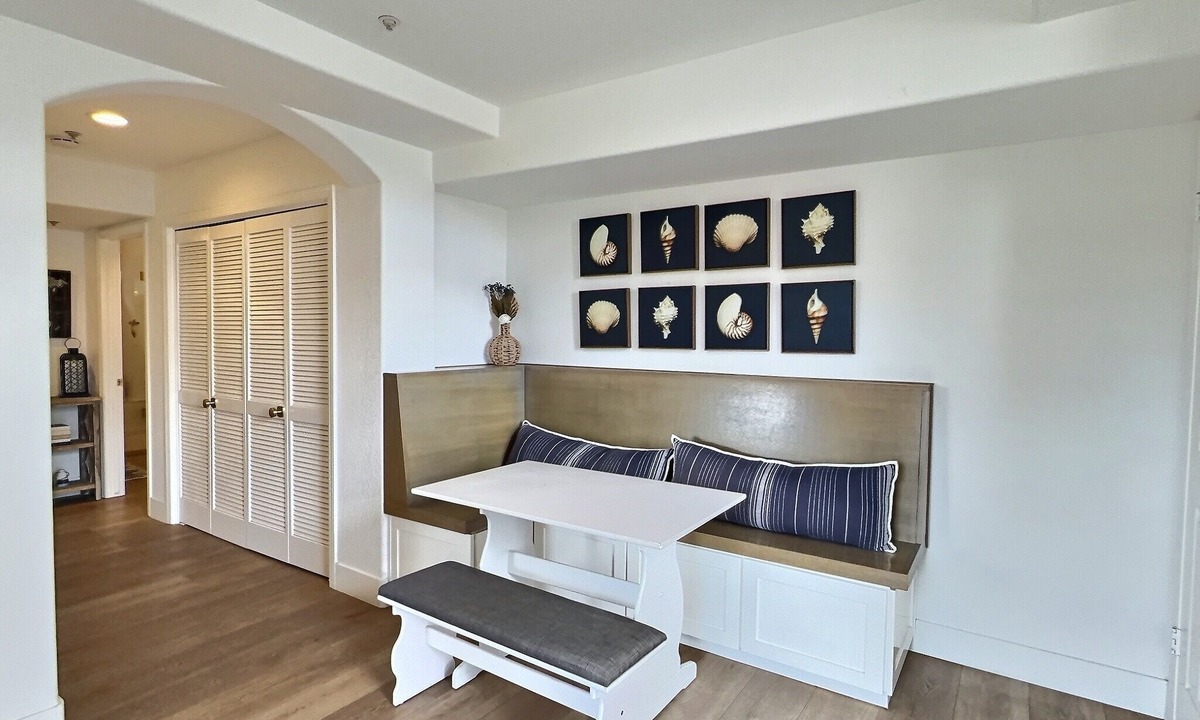 Downtown Condo | Shelly Shores: Quiet Retreat—Pet OK, Steps to Pier & Town!