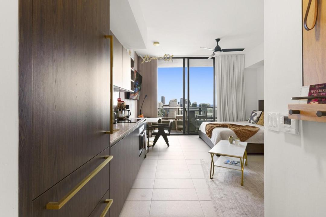 Downtown Miami Apartment | Luxury Penthouse, Skyline Ocean and City Views, Resort Pool,Gym,Spa Dining