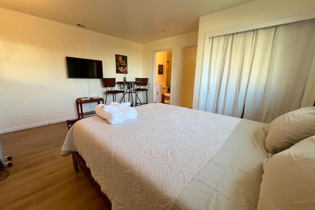 Aptos Apartment | Charming studio one mile from beach