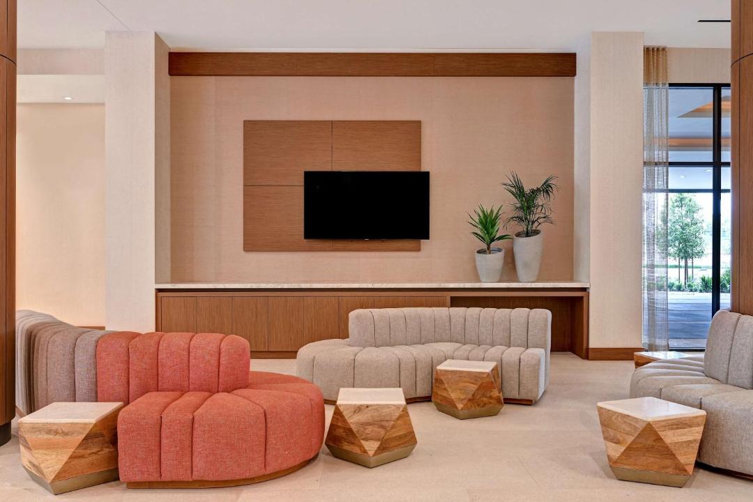 Anaheim Resort Hotel | Hilton Garden Inn Anaheim Resort