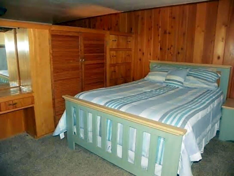 Photo of Bedroom in Kernville