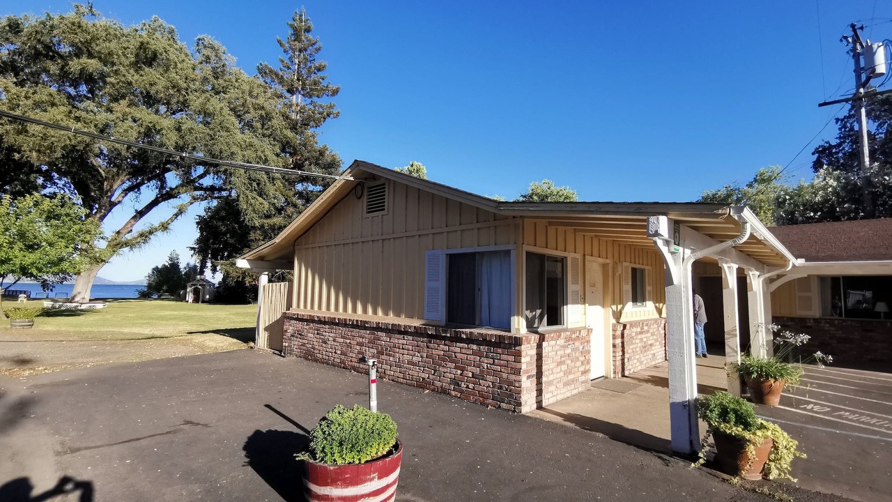 Photo of Buildings in Lakeport