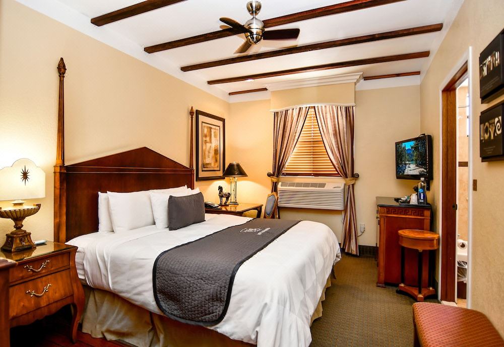Photo of Bedroom in Downtown
