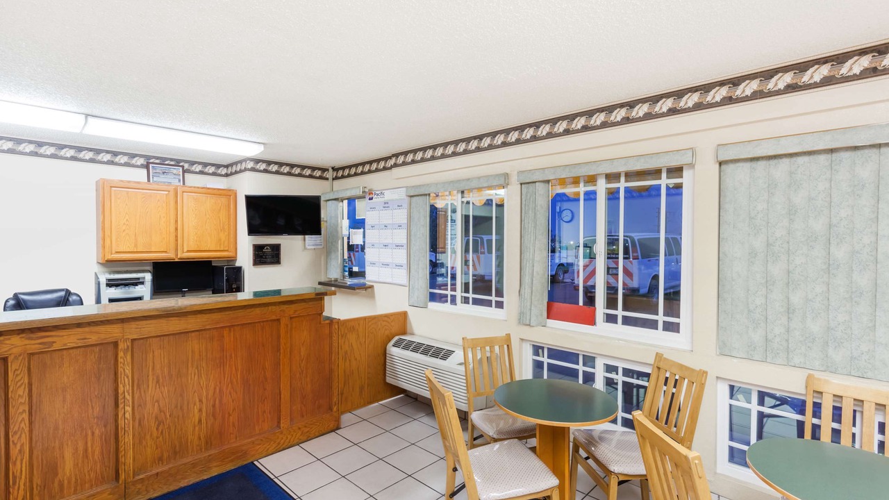 Photo of Livingroom in Barstow