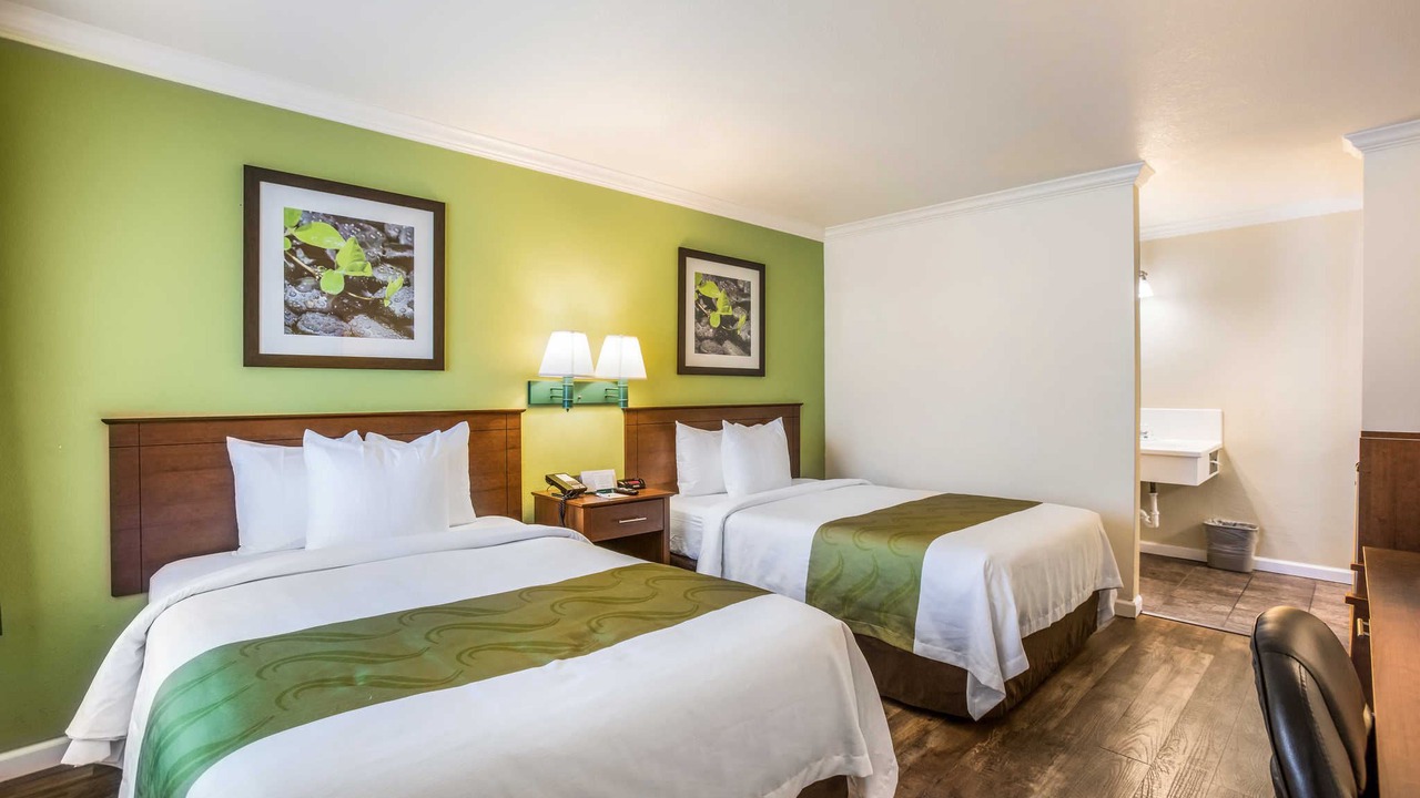 Photo of Bedroom in North State