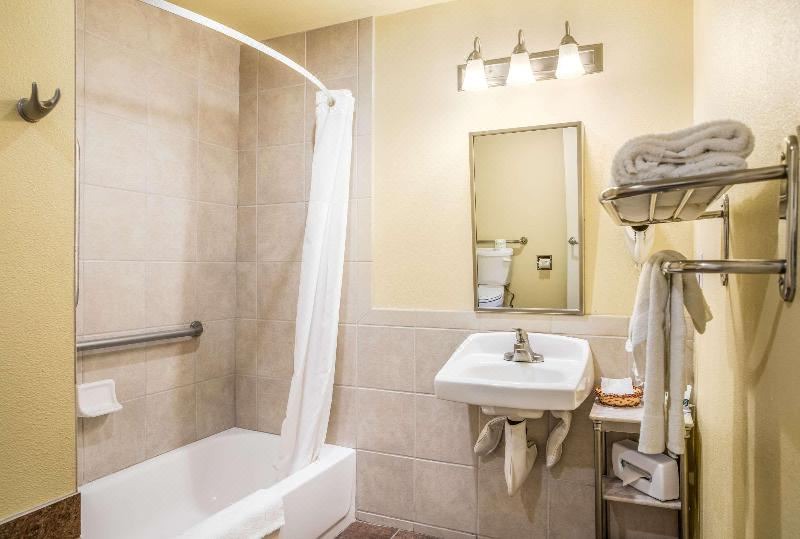 Photo of Bathroom in North State