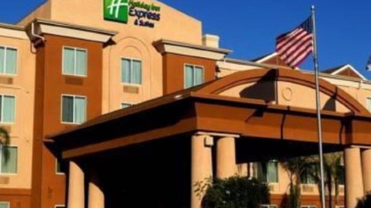 Photo of Buildings in Raisin