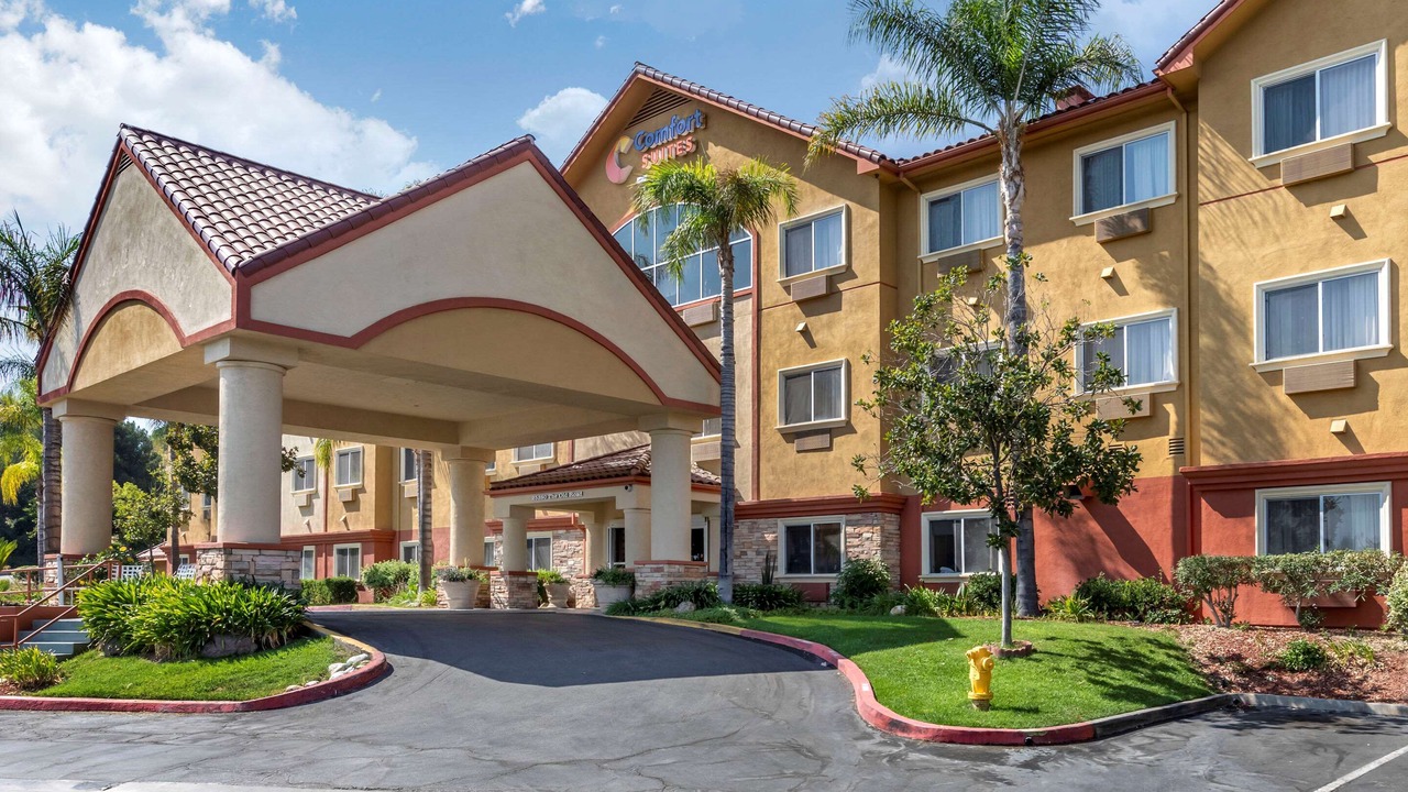Photo of Buildings in Stevenson Ranch