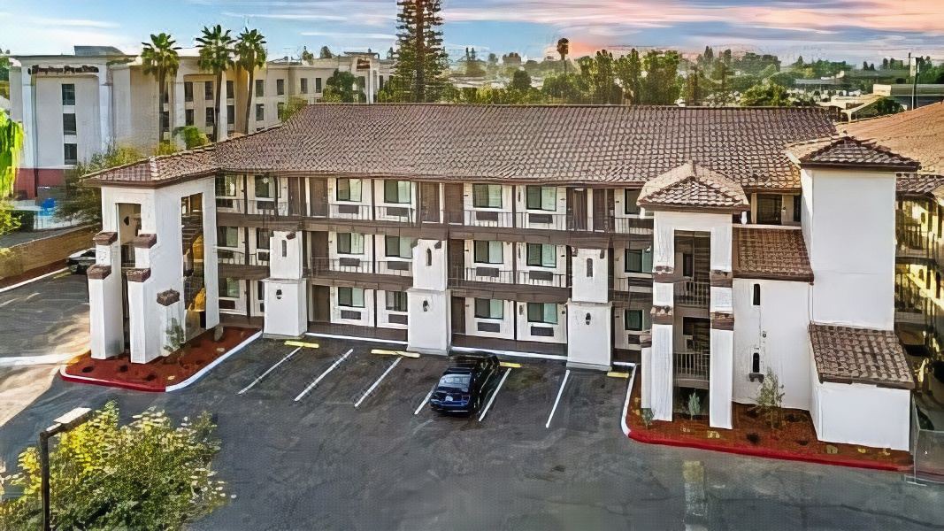 Photo of Buildings in Tulare