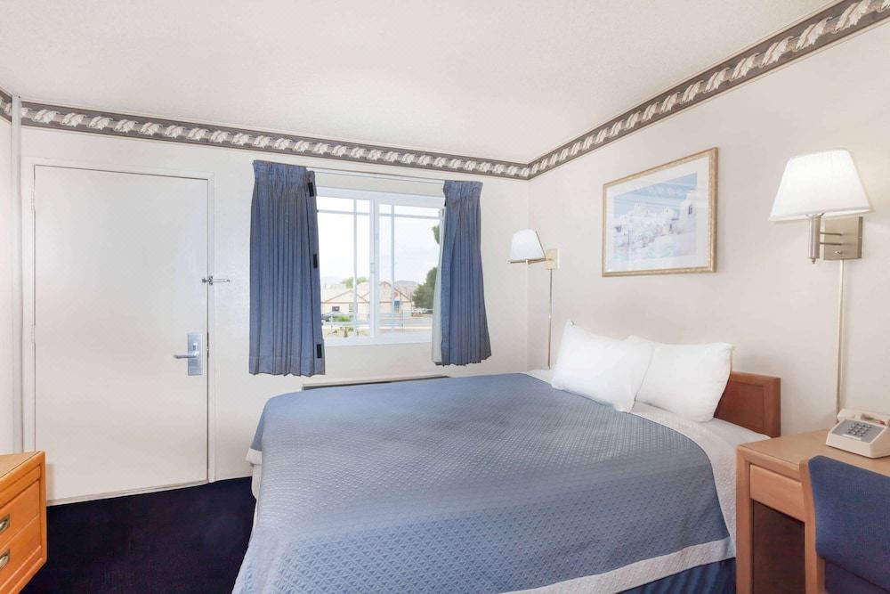 Photo of Bedroom in Barstow