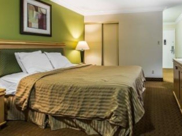 Photo of Bedroom in Canyon Lake