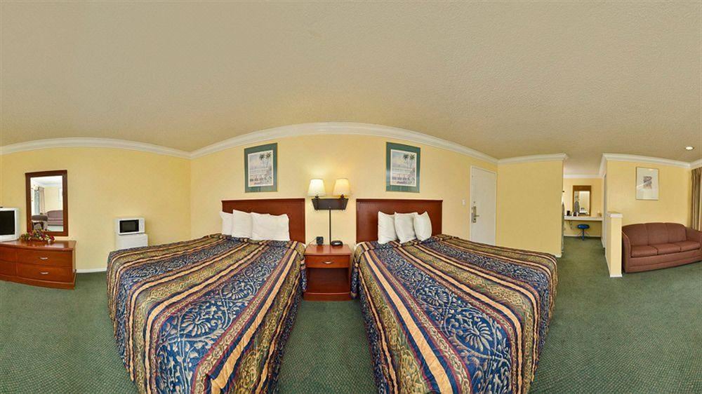 Photo of Bedroom in Canyon Lake