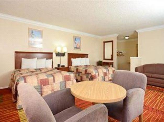 Photo of Livingroom in Canyon Lake