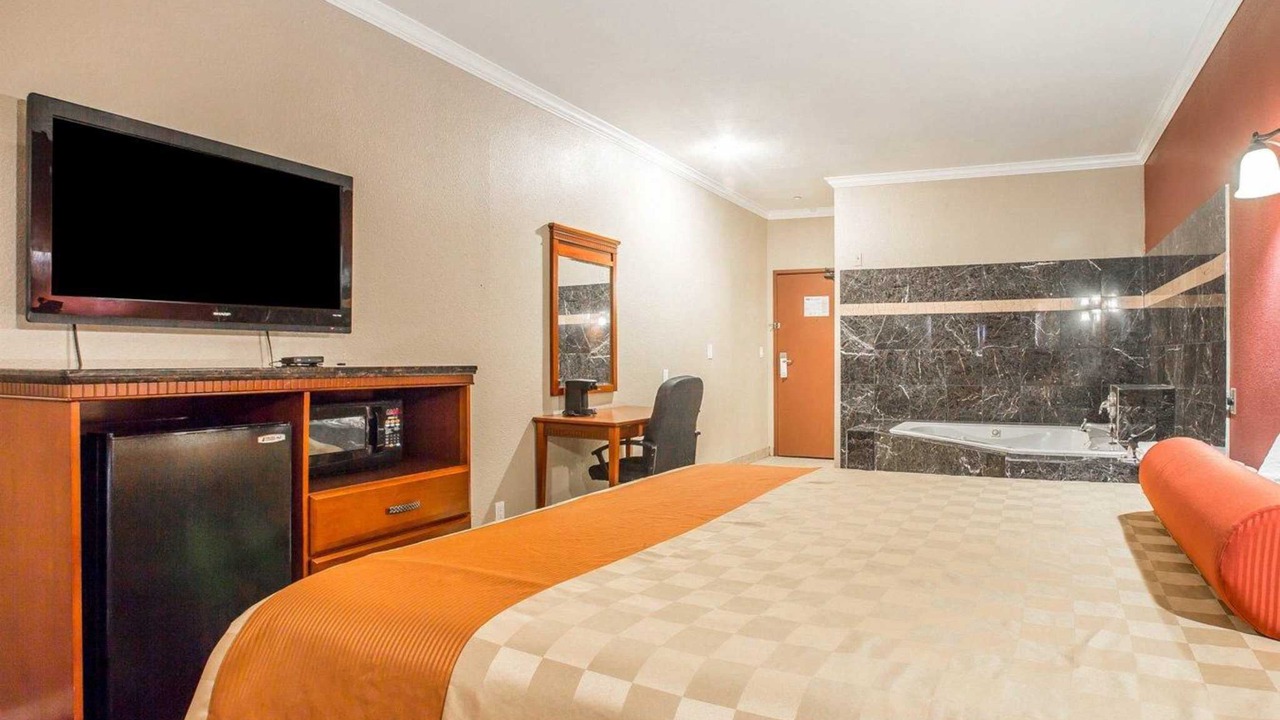 Photo of Bedroom in Lamanda Park