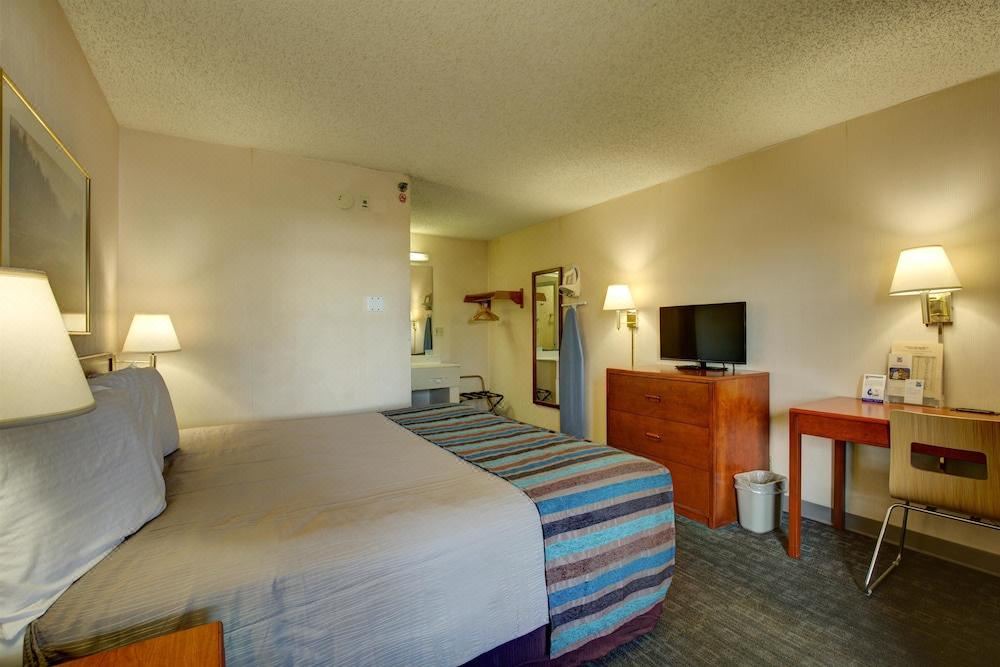 Photo of Bedroom in Buena Park