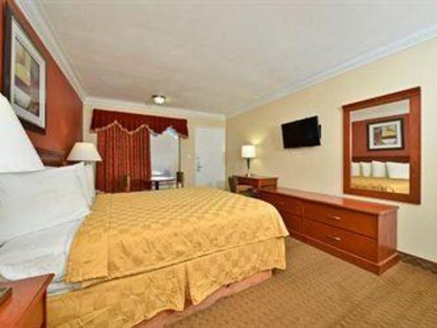 Photo of Bedroom in Canyon Lake