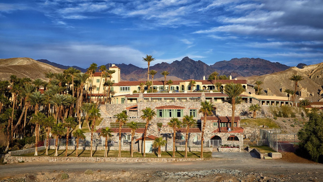 Photo of Buildings in Furnace Creek