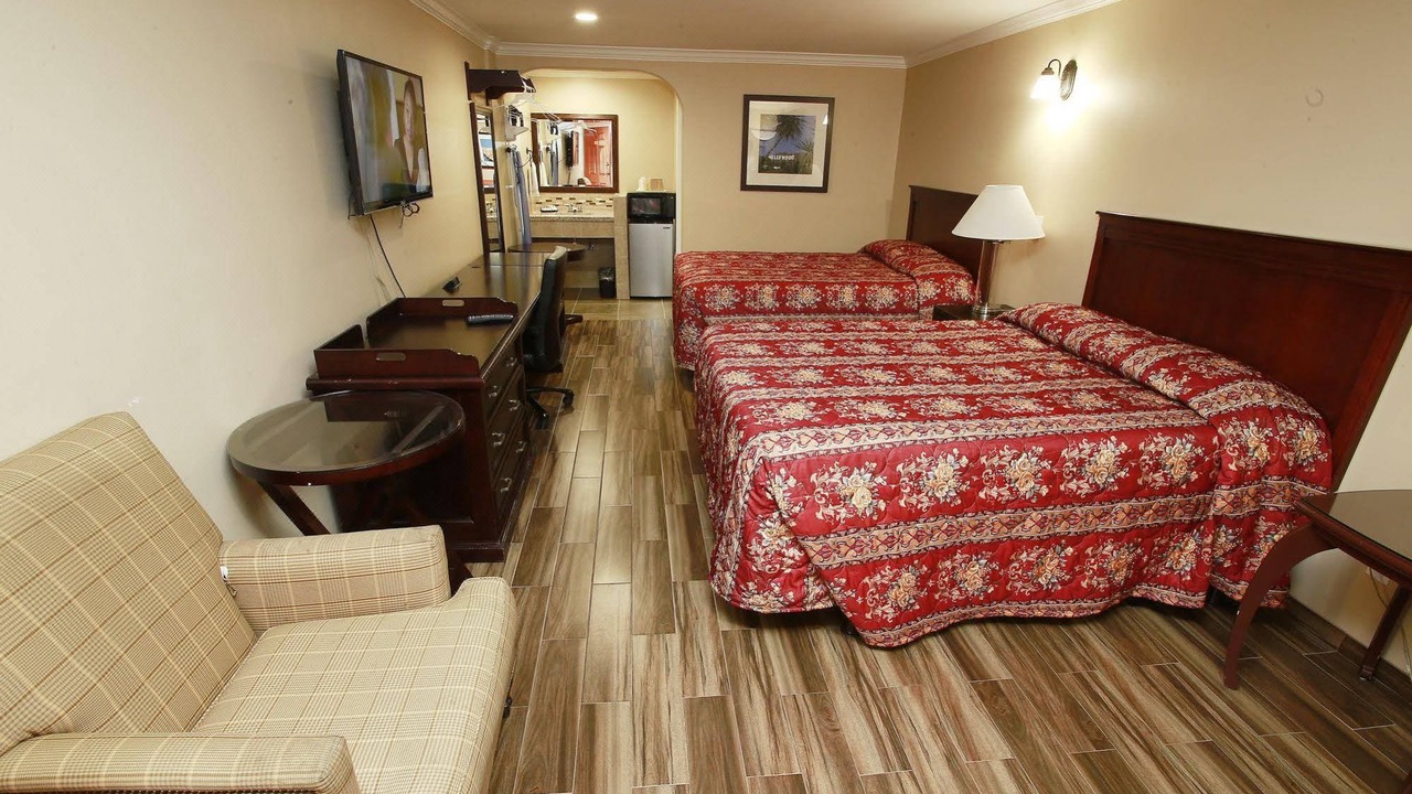 Photo of Bedroom in Orange
