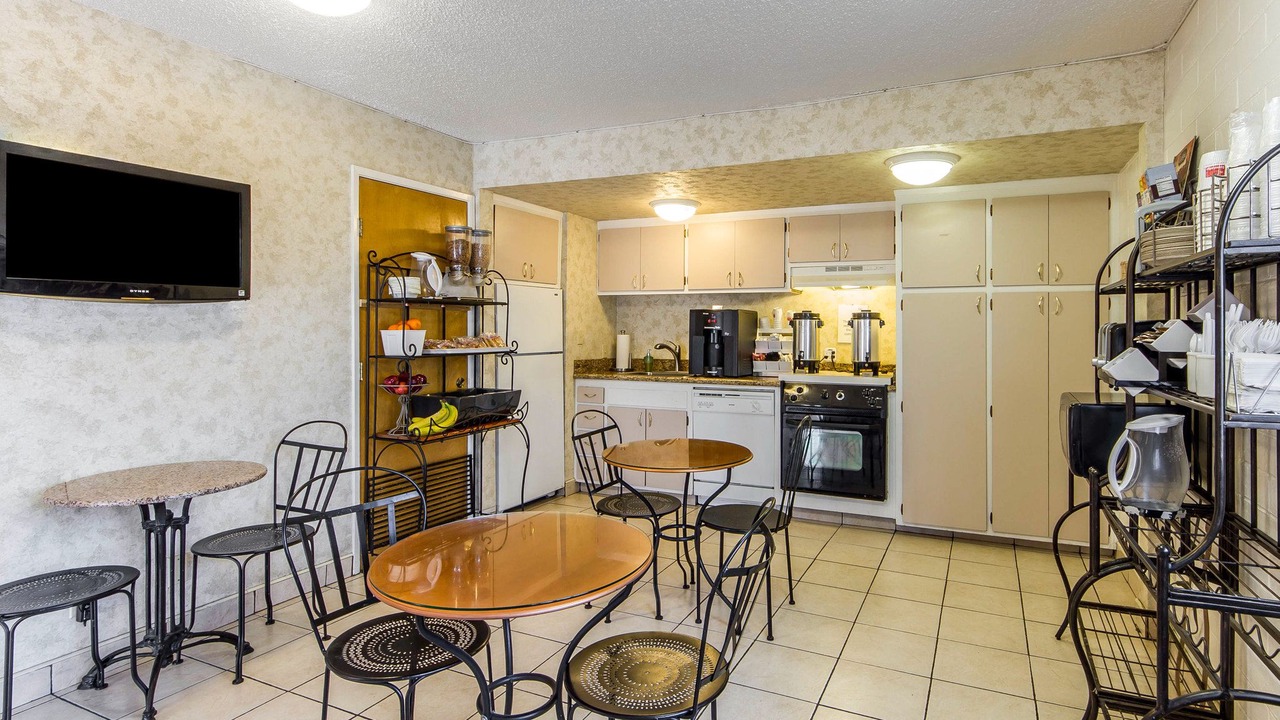 Photo of Livingroom in Downtown