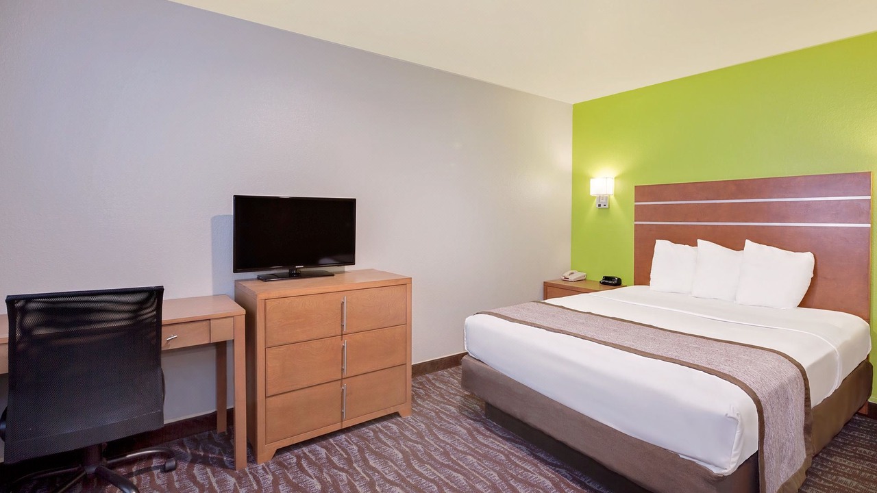 Photo of Bedroom in Pacific