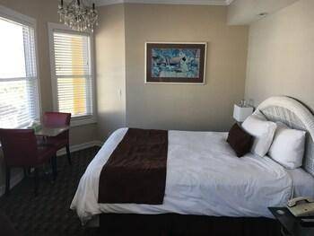 Photo of Bedroom in Avalon