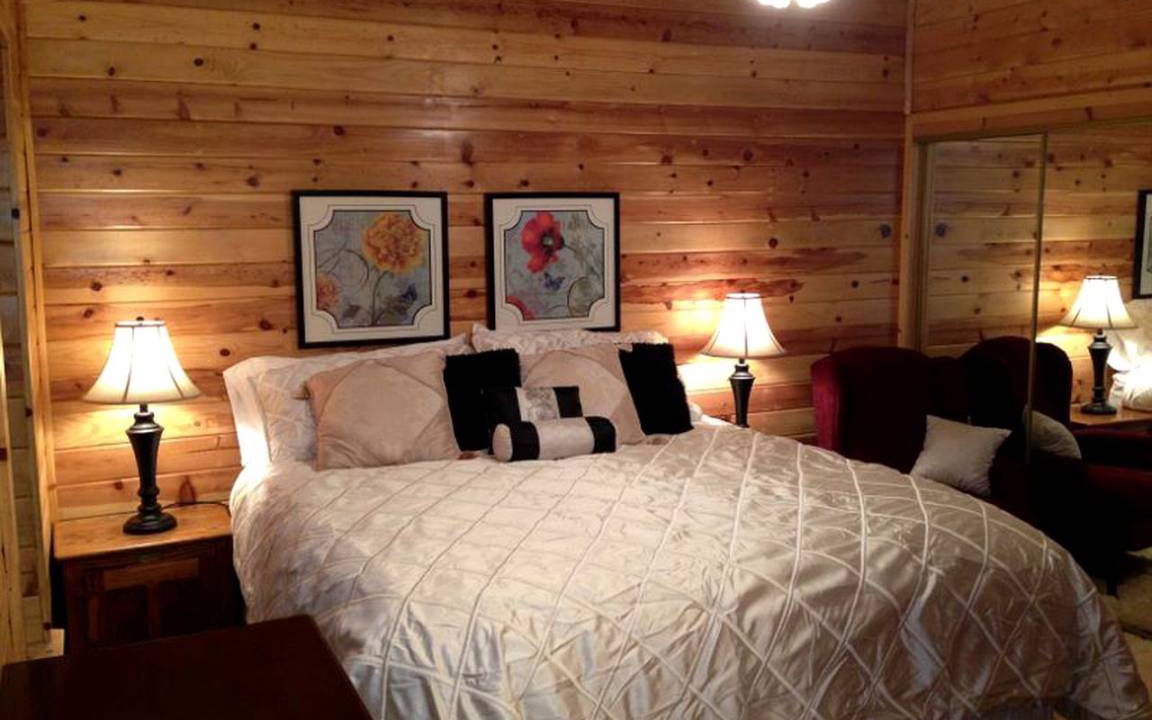 Photo of Bedroom in Shingletown