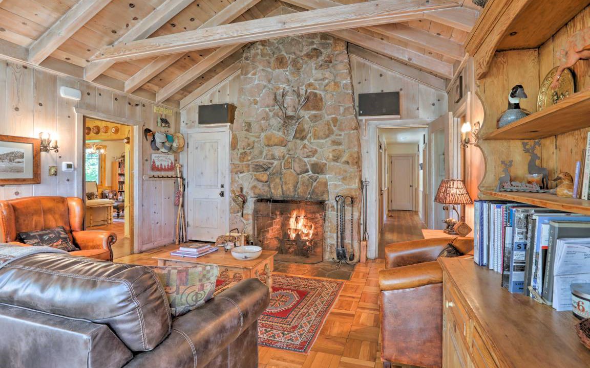 Photo of Livingroom in Brockway